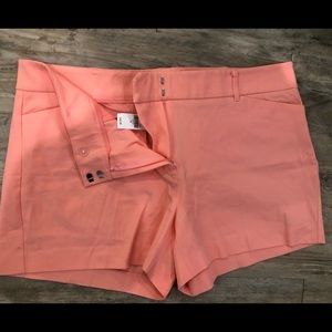 NWT NY & Co shorts size 18 with stretch.